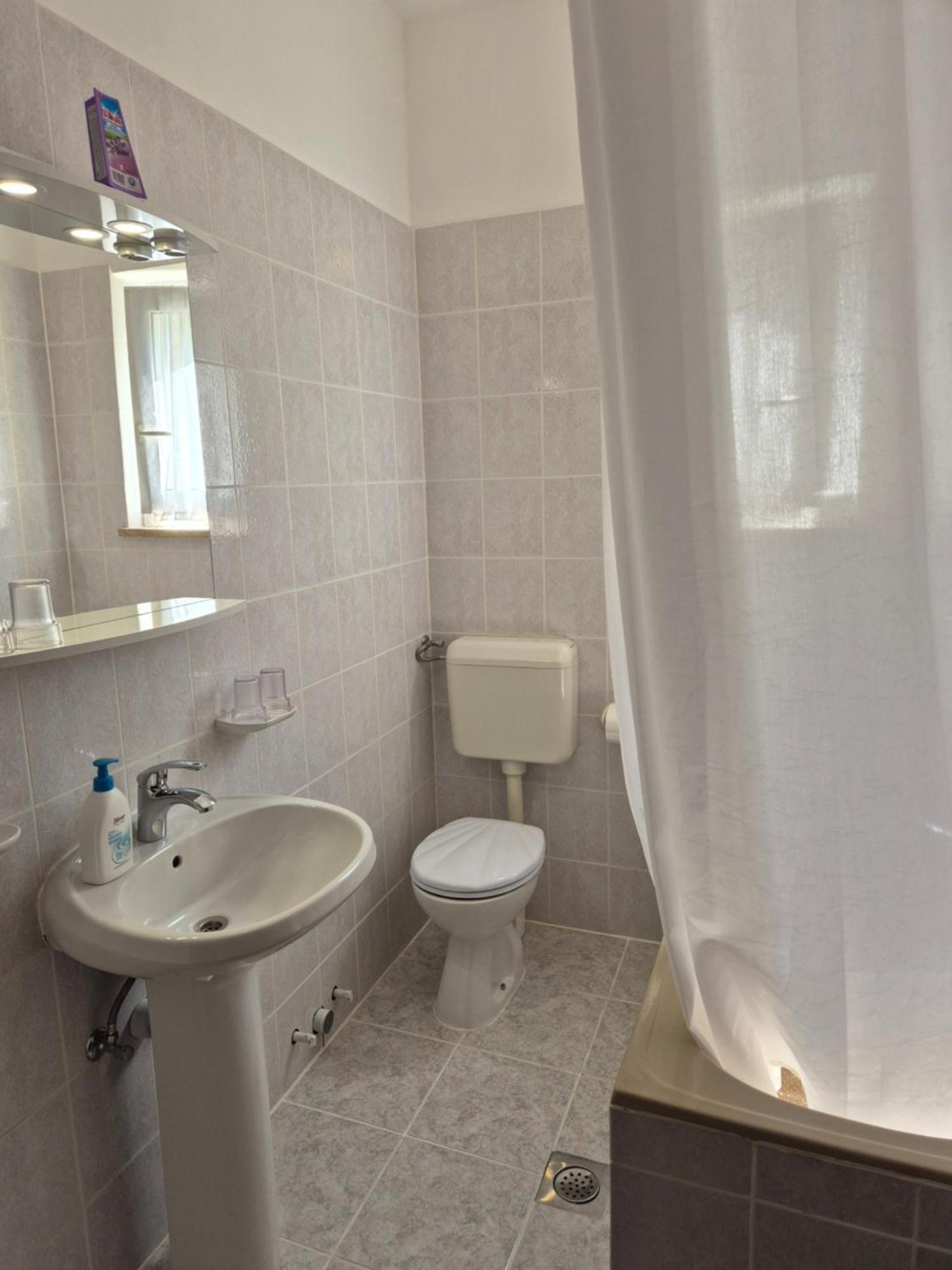 Apartmani Adria Opatija Ngoại thất bức ảnh